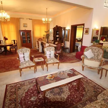 Vila Private Akobara, 2km From Center *