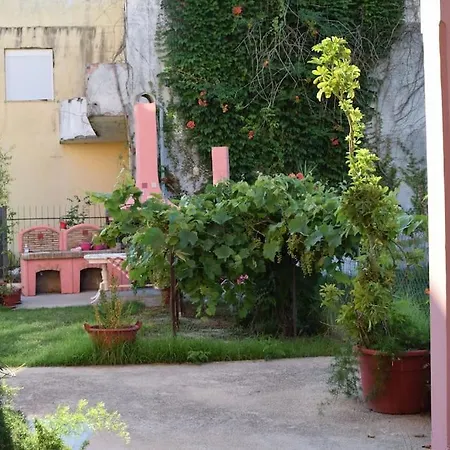Private Akobara, 2km From Center *