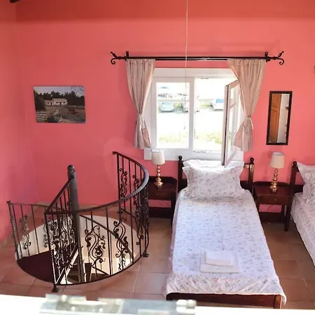 Vila Private Akobara, 2km From Center