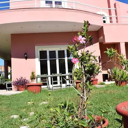 Vila Private Akobara, 2km From Center *