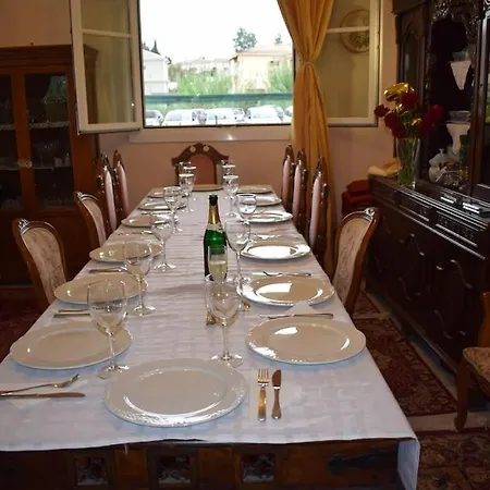 Vila Private Akobara, 2km From Center