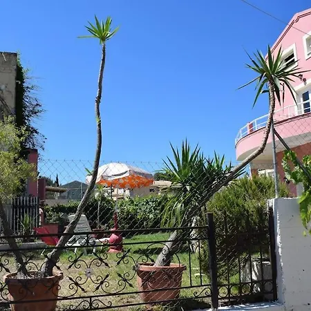 Private Akobara, 2km From Center Vila Kanálion