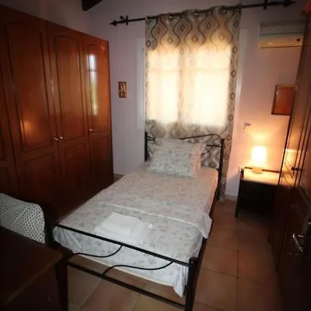 Private Akobara, 2km From Center Vila