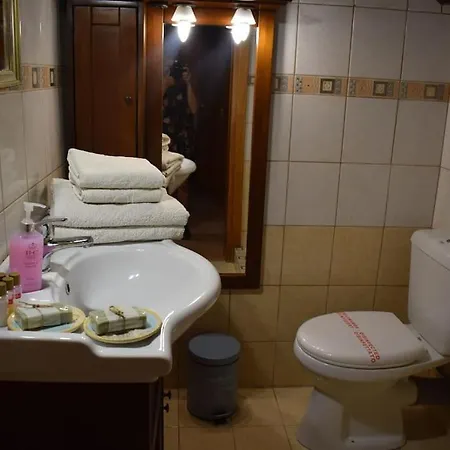 Private Akobara, 2km From Center Vila *